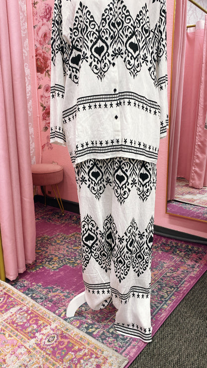 Damask Print Mid Length Pant Suit