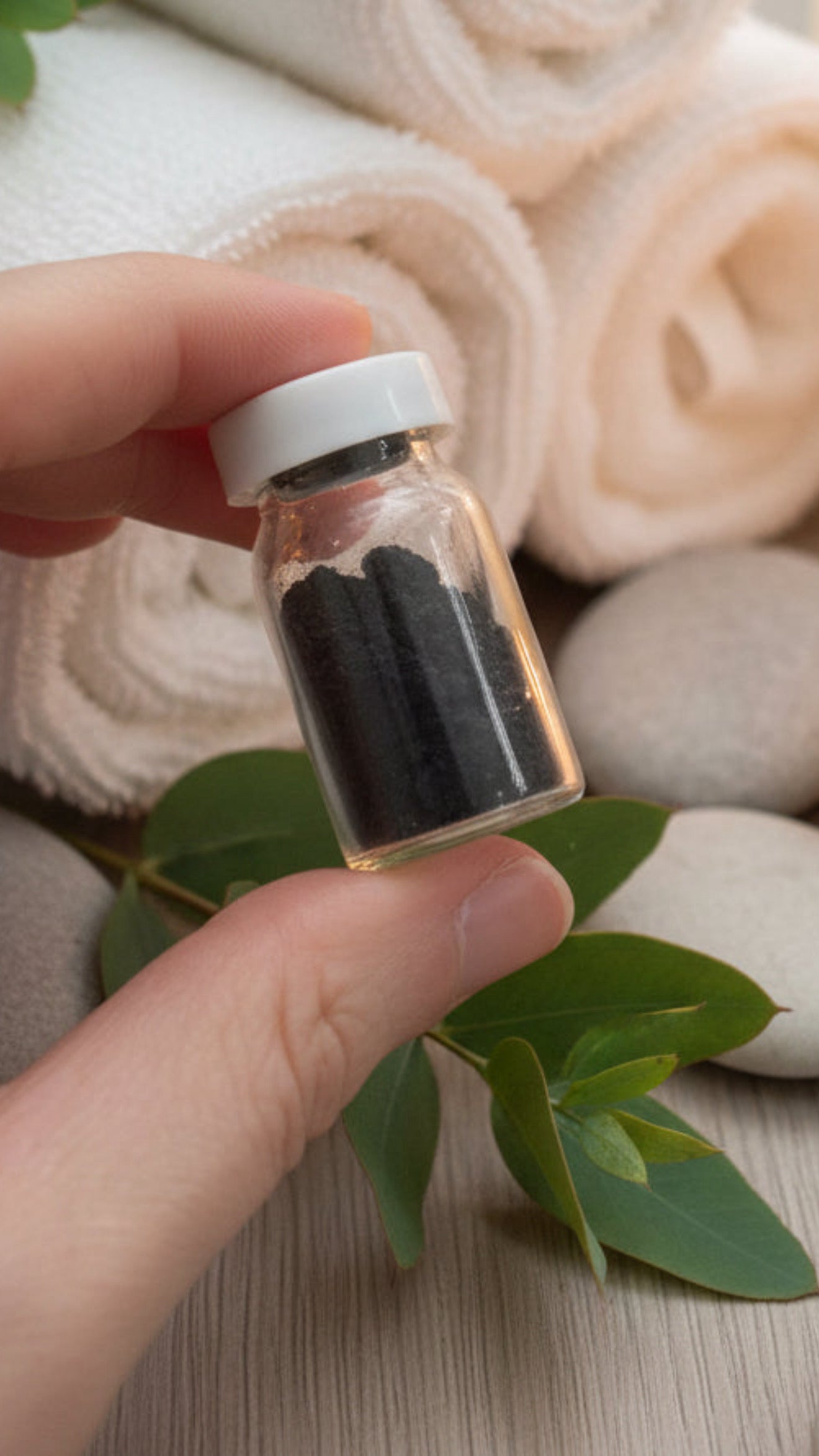 Date Seed Kohl Eyeliner For Enchanting Eyes